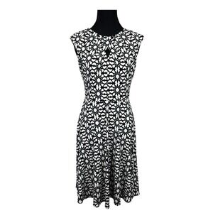 Wisp Petites Keyhole Fit Flare Dress Size 2P Black White Geometric Starburst